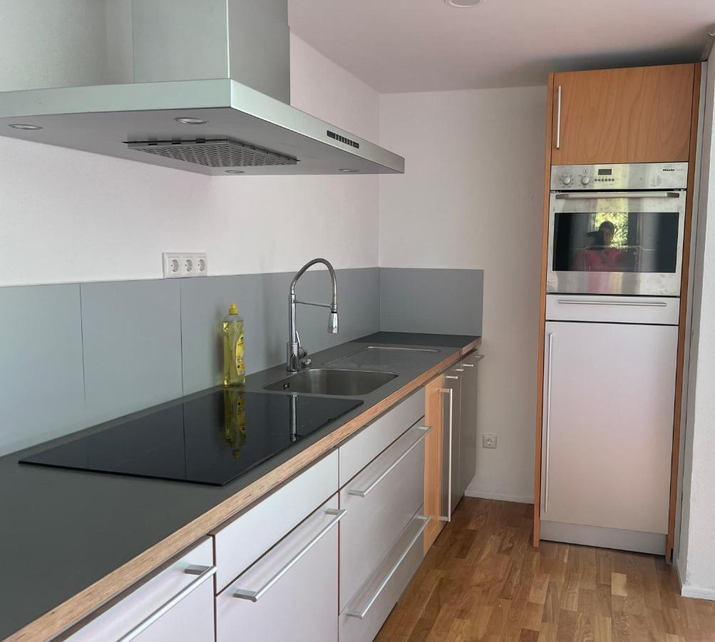 Bungalow In Ruhiger Siedlung Mit Stellplatz Landshut Eksteriør bilde
