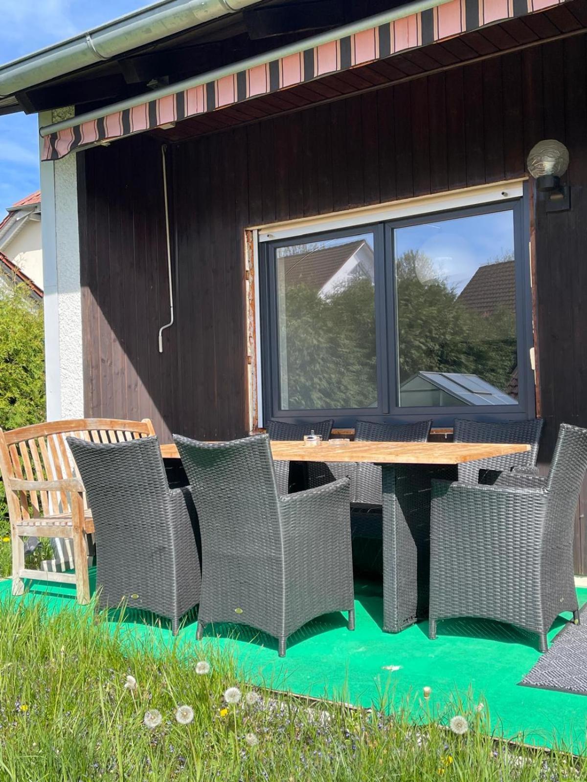 Bungalow In Ruhiger Siedlung Mit Stellplatz Landshut Eksteriør bilde